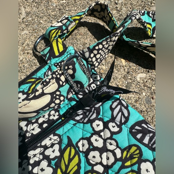 Vera Bradley - Island Blooms - Triple Zip Hipster Crossbody Purse Retired Design - Picture 3 of 6